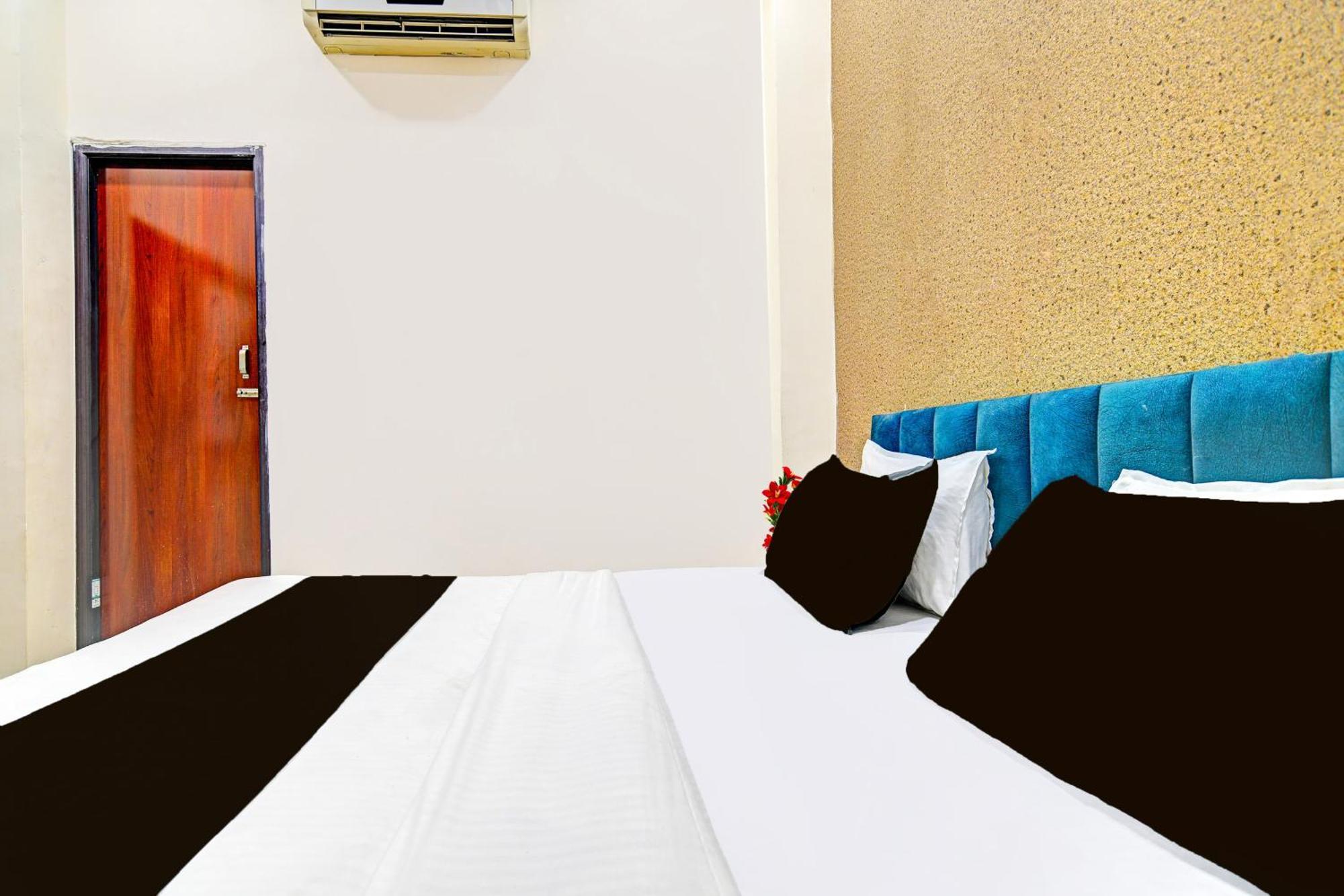 Super Hotel O Hanuman Naka Ujjain Formerly Krishna Palace Bagian luar foto