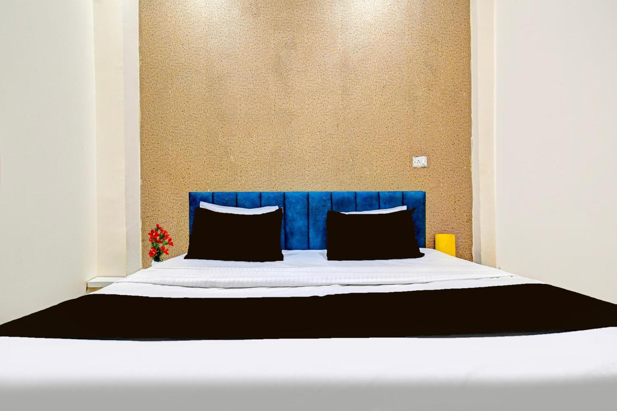 Super Hotel O Hanuman Naka Ujjain Formerly Krishna Palace Bagian luar foto